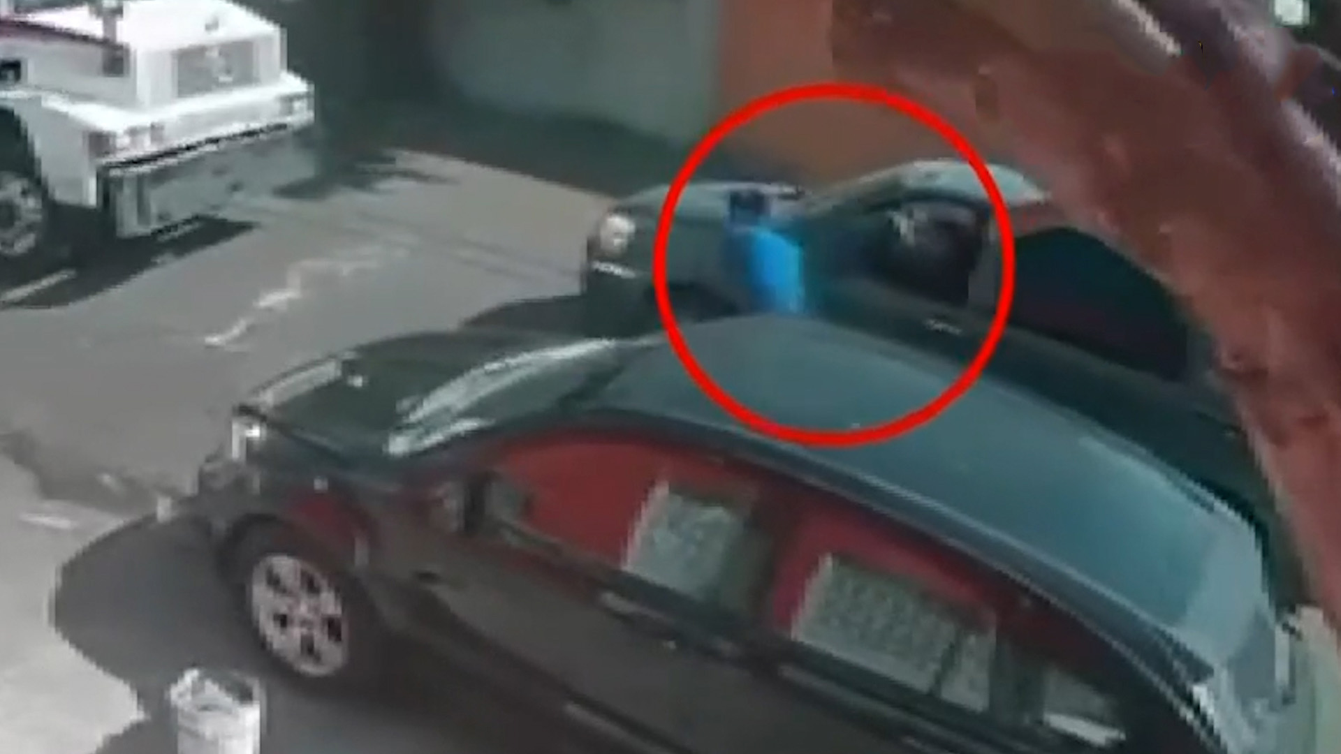 Un joven de 20 años recibió 4 balazos en Chimalhuacán tras una pelea vial. Cristian se encuentra grave en el Hospital La Perla de Nezahualcóyotl.