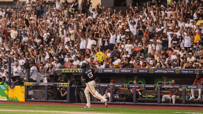 Eduardo Ortega debutó narrando un juego de los San Diego Padres.
