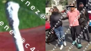 'El Chino' balea a carros que pasan frente a su casa en Buenavista.