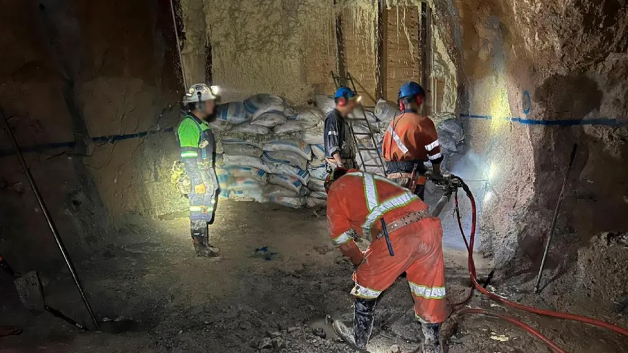 Protección Civil localizó sin vida al cuarto y último minero atrapado en la mina Santa Fe, en El Rosario, Sinaloa.