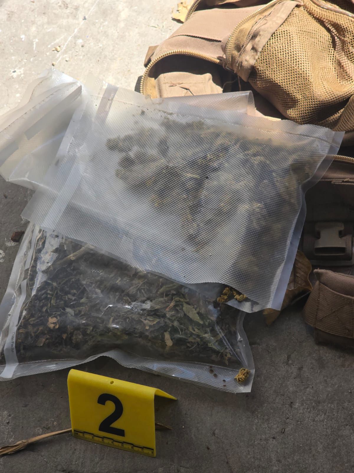 Bolsa con marihuana decomisada por la policía