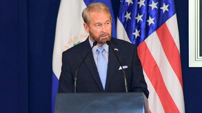 El embajador Ronald Johnson califica la captura de El Jardinero a través de su cuenta de X.