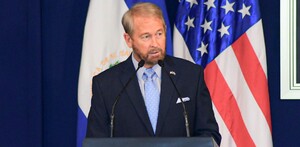 El embajador Ronald Johnson califica la captura de El Jardinero a través de su cuenta de X.