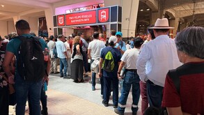 Usuarios del Tren Suburbano esperando apertura de la Línea 2, que va al AIFA.