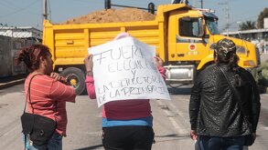 Padres de Familia de la escuela Escuela Maria del Rosario Graciela Hidalgo Moreno se manifestaron sobre la 11 Sur en Puebla,