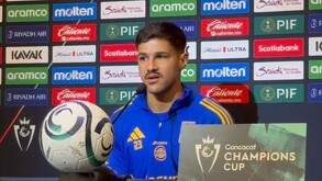 Rómulo Zwarg en conferencia de prensa previo al partido de Champions Cup.