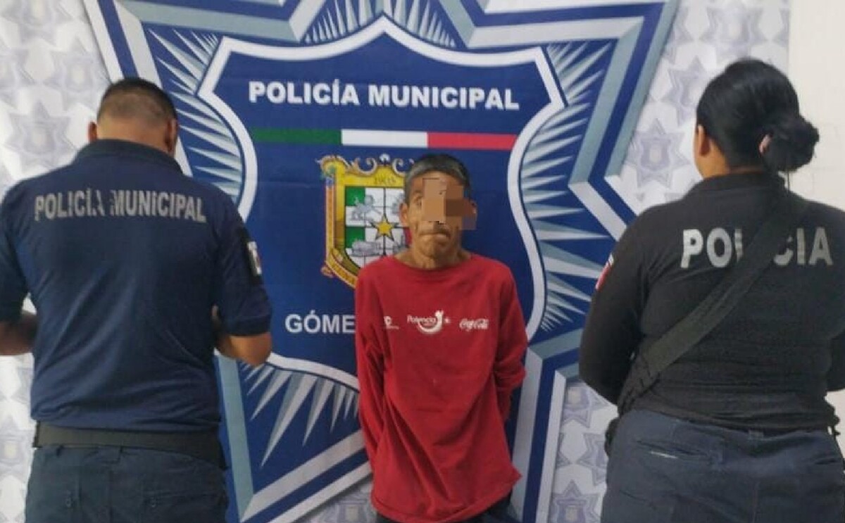 Hombre detenido tras ser captado grabando a una mujer en baños de la clínica 53 del IMSS en Gómez Palacio.