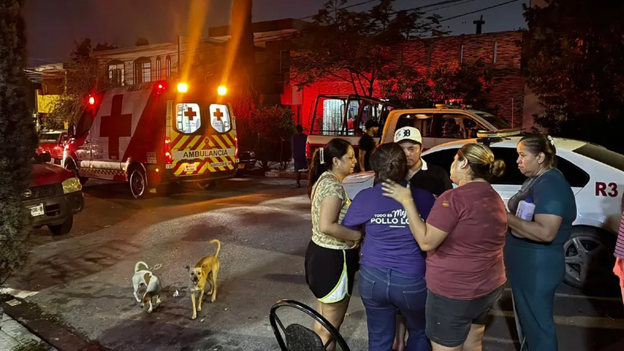 Un hombre murió presuntamente tras caer del segundo piso de una vivienda en la colonia Ampliación Eulalio Villarreal, en Escobedo.
