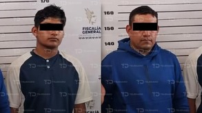 Hombres presentados ante la justicia en Puebla tras ser detenidos.