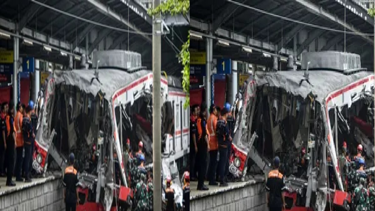 Vagones de trenes destruidos por choque