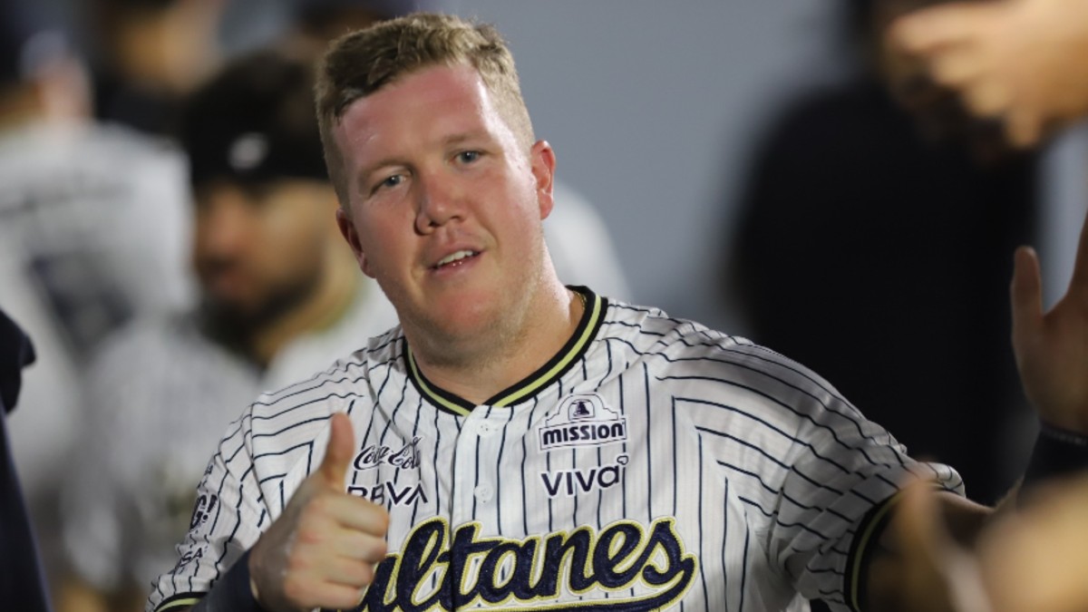 Josh Lester, pelotero de los Sultanes de Monterrey en el Walmart Park.