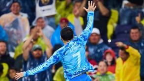 Ángel Correa, atacante de Tigres, celebrando el gol del triunfo.