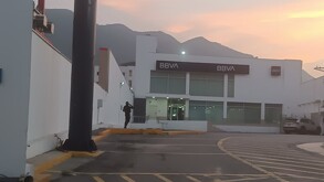 Durante el asalto, el delincuente lo golpeó en el rostro