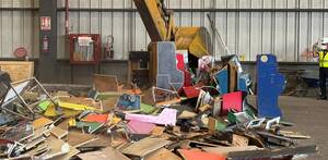 Maquinas tragamonedas destruídas