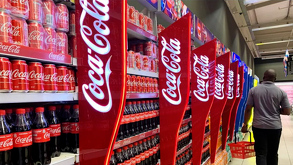 Ante el incremento del IEPS a refrescos, el director general de Coca-Cola Femsa dijo que buscarán mitigar el impacto por esta medida fiscal.