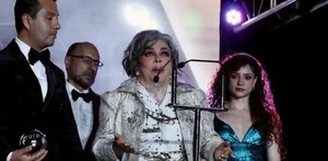 Actriz y conductor mexicana Verónica Castro