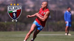 Javier 'Chicharito' Hernández suena como refuerzo del Atlante.