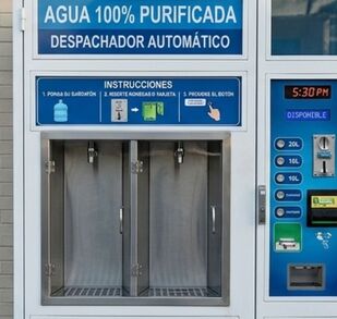 Imagen generada con IA que muestra una maquina expendedora de agua.