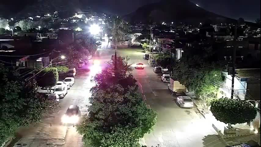 La persecución finalizó en la colonia Ana, sobre la calle Álvaro Obregón, donde los elementos de seguridad lograron cerrarle el paso y asegurar el perímetro.