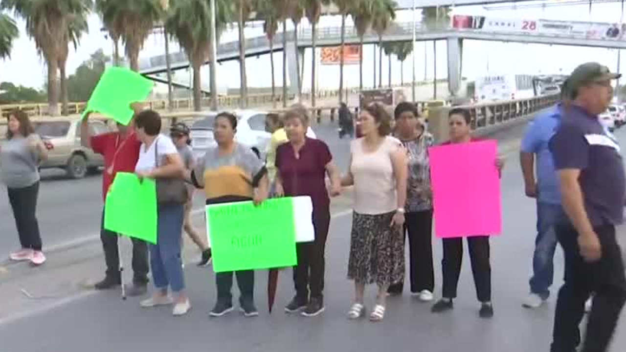Lo que inició como una protesta ciudadana por el desabasto de agua en Torreón estuvo a punto de convertirse en una tragedia este miércoles.