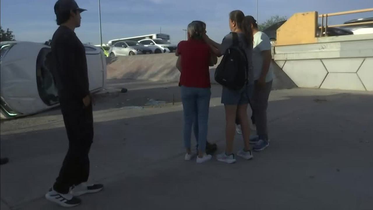 El siniestro ocurrió en los carriles que conducen de Gómez Palacio a Torreón, justo antes de subir al puente vehicular del sector.