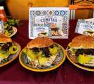 Tres cemitas expuestas durante el evento de anuncio del Festival de la Cemita