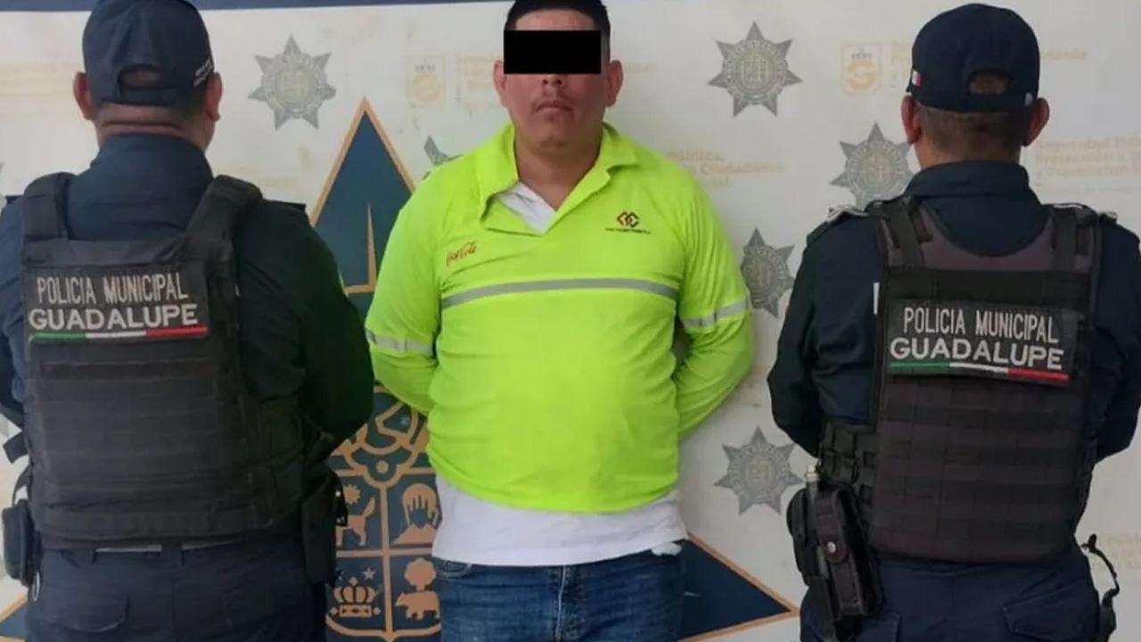 Un hombre fue detenido en Guadalupe tras ser exhibido en redes por acosar a una mujer.