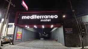 Encuentran a un hombre sin vida dentro de un motel en Zapopan. La Fiscalía de Jalisco y el SEMEFO ya investigan las causas de este deceso. Lee los detalles.