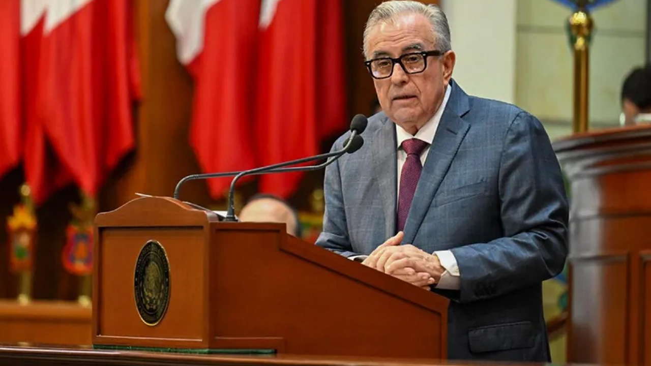 La FGR analizará la información enviada por Estados Unidos sobre presuntos nexos del gobernador Rubén Rocha Moya con el crimen organizado.