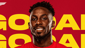 Julián Quiñones encabeza la tabla de goleadores en Arabia.
