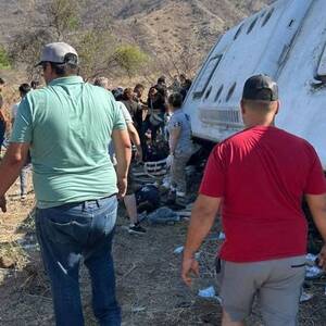 Camión acidentado en Nayarit