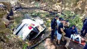 Hombres, mujeres y menores de edad resultaron heridos tras volcadura de camioneta en la ruta a Chalma.