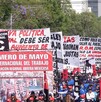 Trabajadores marchando en calles de la Ciudad de México el 1 de mayo.