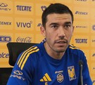 Juan Pablo Vigón en la conferencia de prensa de Tigres, previo al partido ante Chivas.