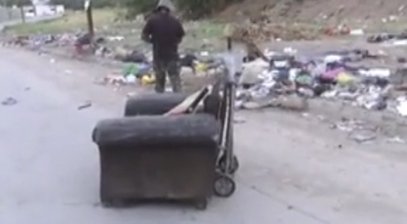 El reportero, en una acción decidida, inició el seguimiento del sospechoso, al cual se sumaron rápidamente elementos de la Policía Municipal.