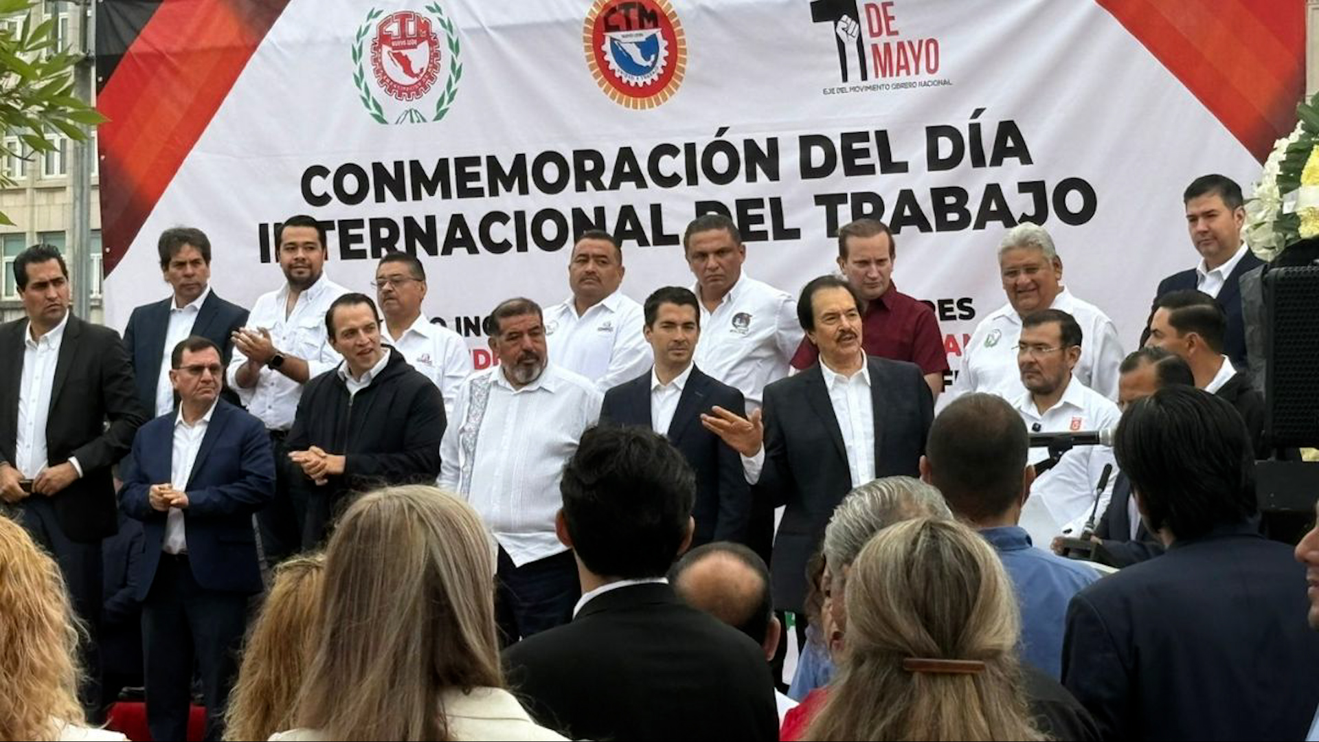 Ismael Flores Cantú, líder de la CTM, pide que el transporte de Nuevo León regrese al sector privado para evitar cargas al erario y mejorar la movilidad.