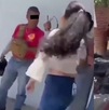 El coordinador de Protección Civil agredió a una mujer a las afueras de una escuela primaria en Tlaltizapán, Morelos.