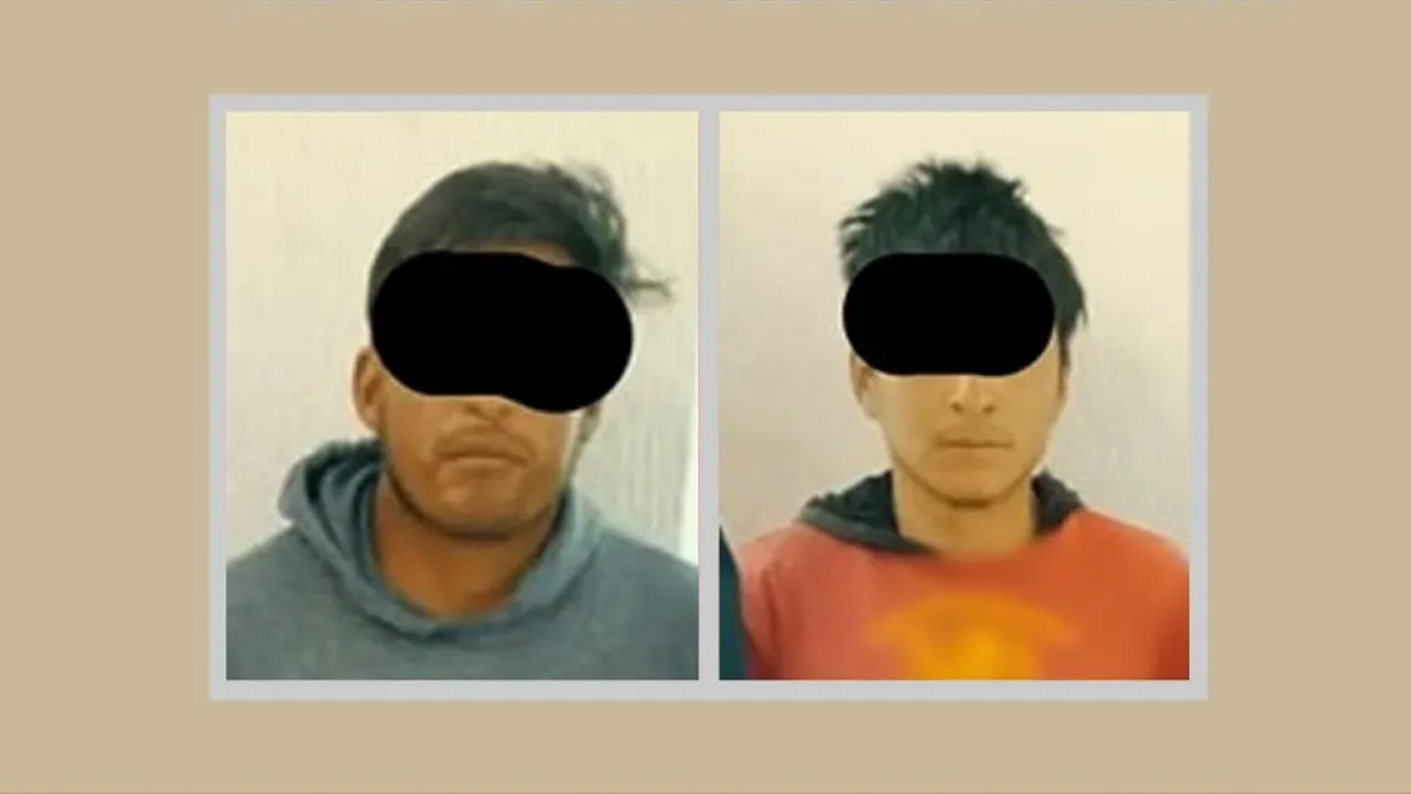 Dos jóvenes fueron detenidos en Atlacomulco tras intentar evadir una revisión; portaban armas hechizas y cartuchos.