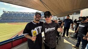 Los hermanos Quezada recordaron su infancia en San Pedro de las Colonias al tomar el diamante de los Sultanes.