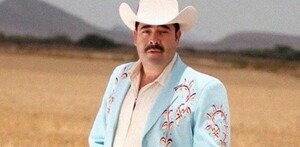 Sergio Vega, cantante de regional mexicano que fue asesinado horas después de desmentir un rumor sobre su muerte.