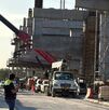 Accidente laboral en la Línea 6 del Metro frente al Aeropuerto de Monterrey deja un trabajador muerto al quedar atrapado entre vigas.