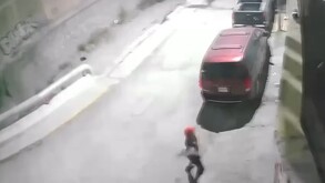 Autoridades ya analizan el video para determinar la identidad del individuo