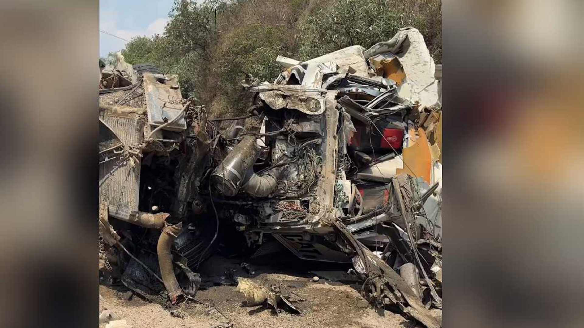 Un fuerte accidente en Naucalpan, zona de Rincón Verde, deja al menos tres muertos hoy tras falla mecánica en un camión de carga.