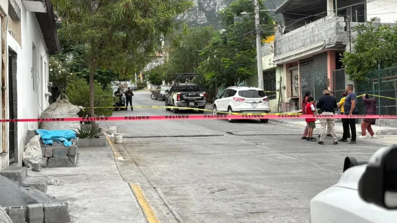 Una riña en Santa Catarina dejó un hombre muerto y otro herido; el presunto agresor fue detenido en el lugar.