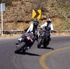 Un aparatoso accidente entre dos motocicletas se registró este fin de semana en la carretera rumbo a Sierra de Lobos.