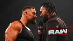Bron Breakker y Seth Rollins en un episodio de WWE Raw.