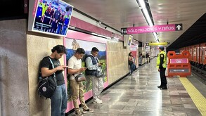 Usuarios del Metro de la Ciudad de México.