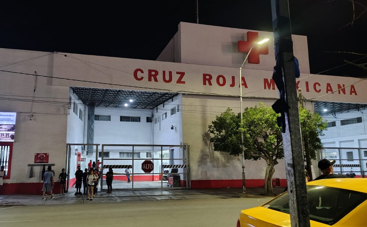 Cruz Roja de Torreón donde se atiende a un menor que fue brutalmente golpeado en la colonia Francisco Villa.