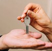Conoce los requisitos y el proceso de registro para el programa Mi Primera Renta del IJALVI. Obtén 2,500 pesos mensuales de apoyo para tu vivienda.