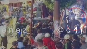 Mujer golpeada en carnaval de Chimalhuacán en el barrio de Xochitenco